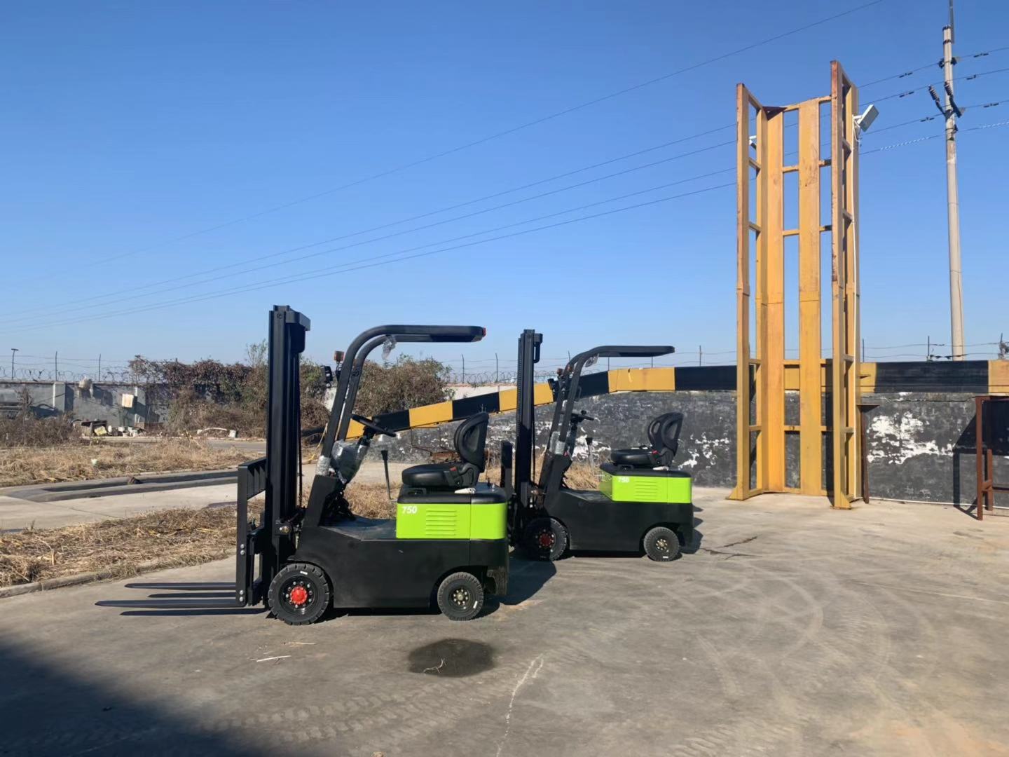 Electric Forklift 750 - Image 4